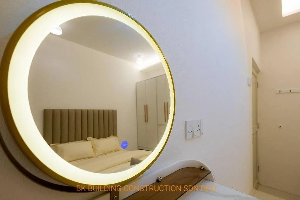 White House Semi D 6Room 12Pax Butterworth 0*,