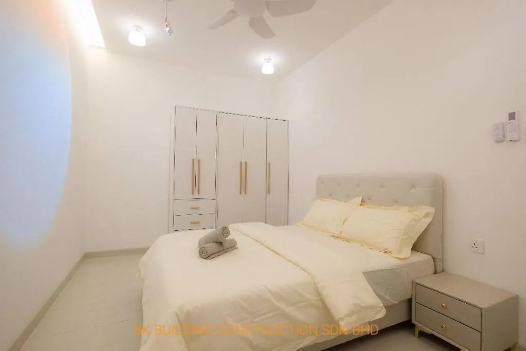 Holiday home White House Semi D 6Room 12Pax Butterworth Malaysia