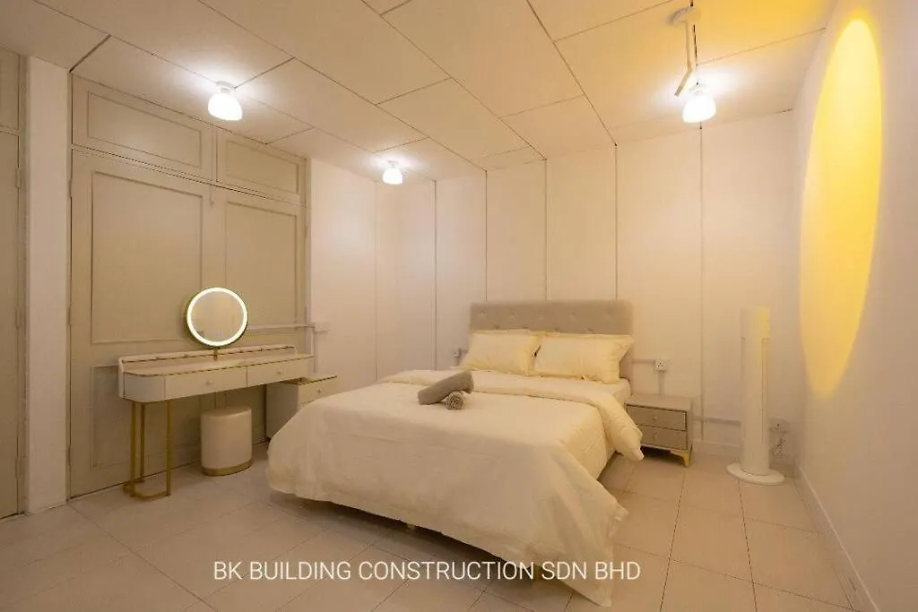 White House Semi D 6Room 12Pax Butterworth