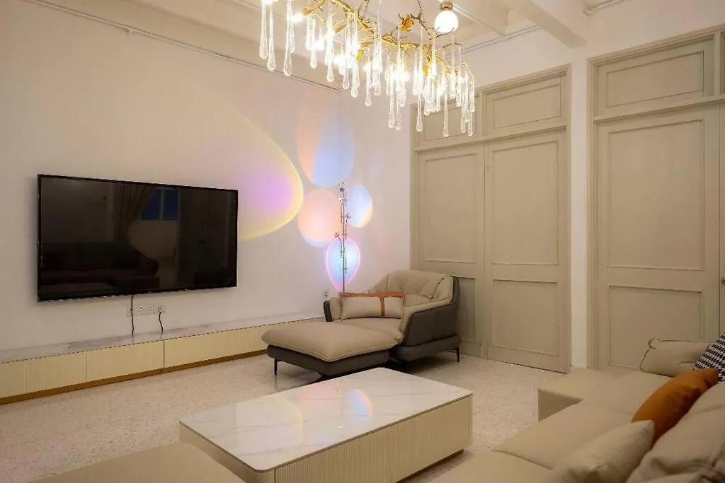 White House Semi D 6Room 12Pax Butterworth Ferienhaus