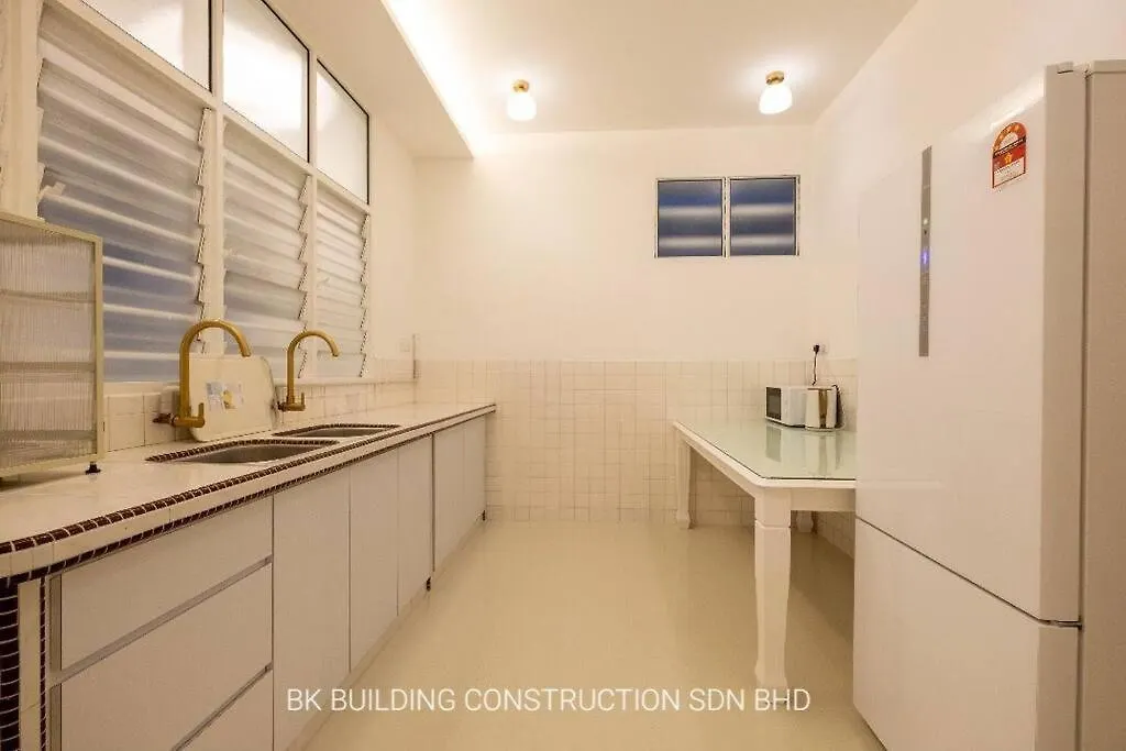 White House Semi D 6Room 12Pax Butterworth Ferienhaus