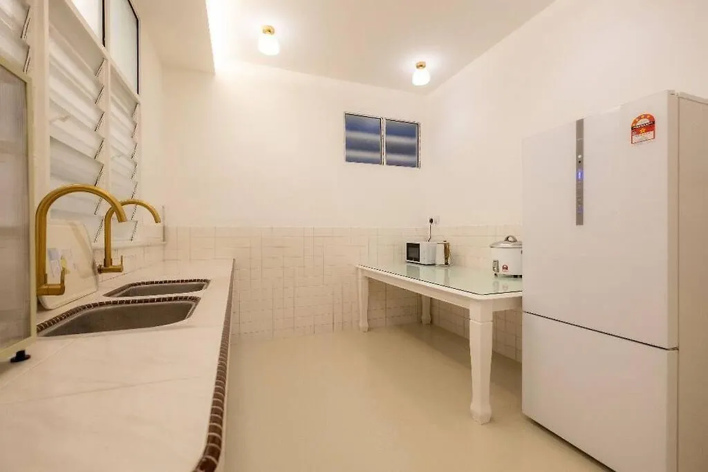 Ferienhaus White House Semi D 6Room 12Pax Butterworth