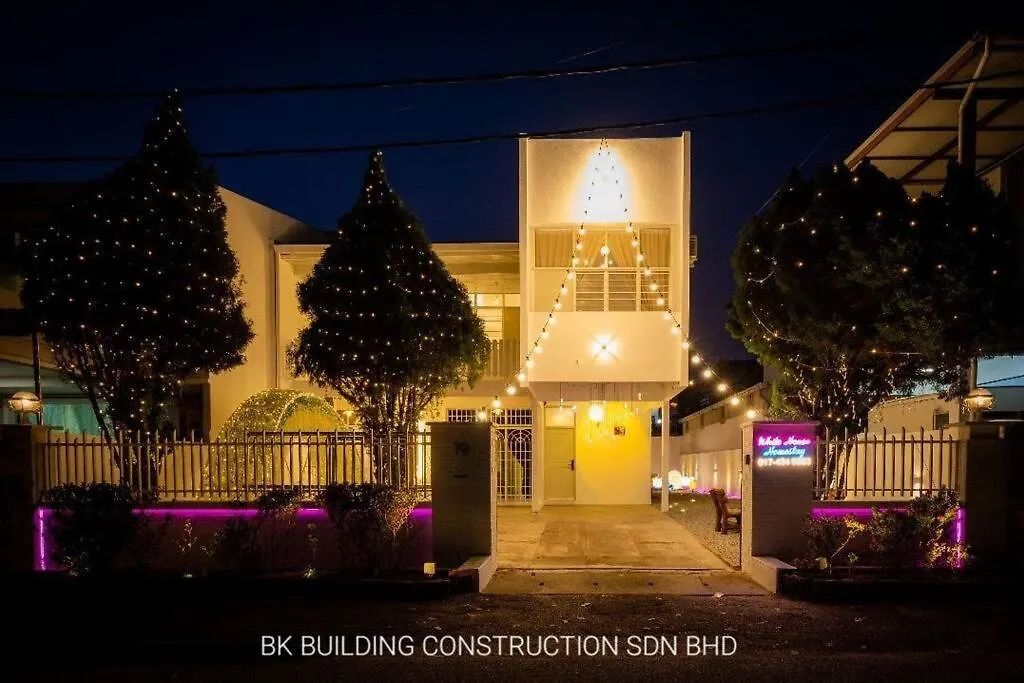 White House Semi D 6Room 12Pax Butterworth Ferienhaus
